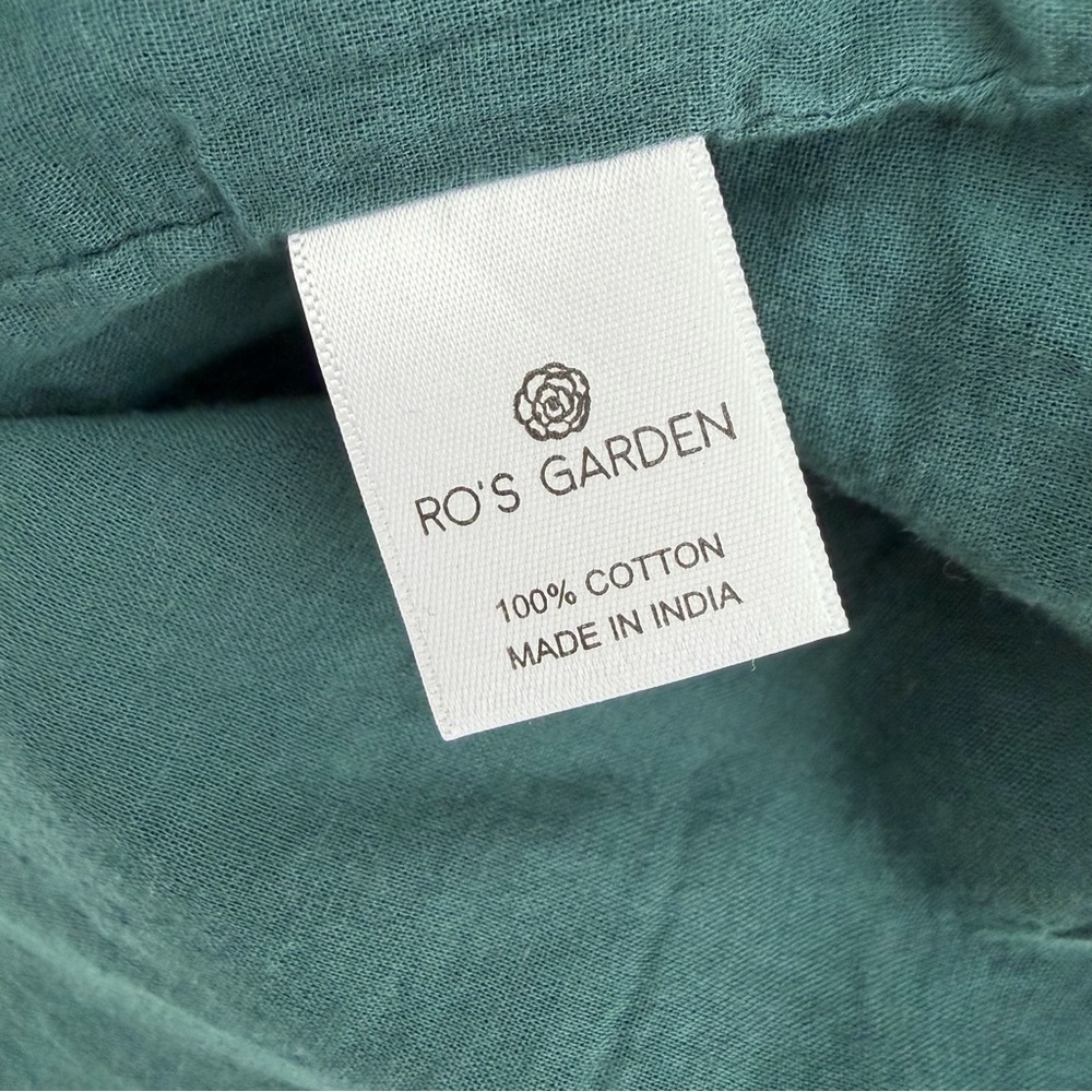 RO’S GARDEN Smocked Indira Gama Top in Dark Green Floral - Picture 8 of 9